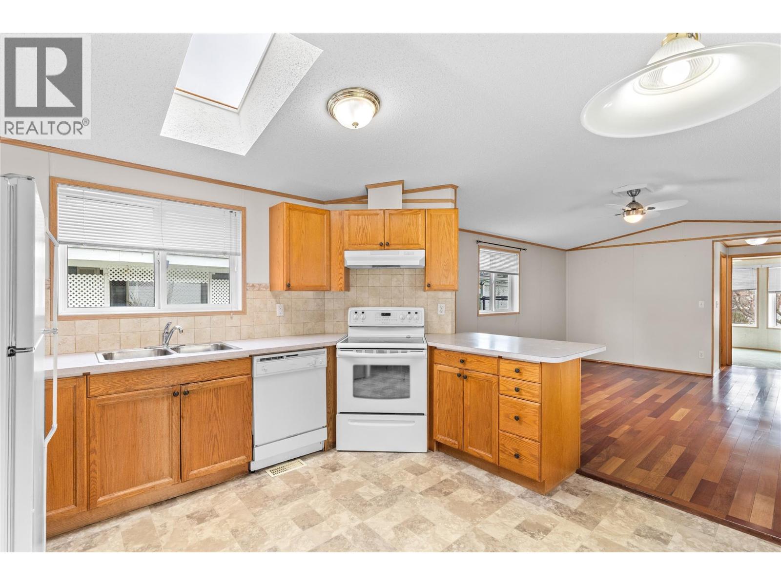 5484 25 Avenue Unit# 32, Vernon, British Columbia  V1T 7A8 - Photo 9 - 10381136