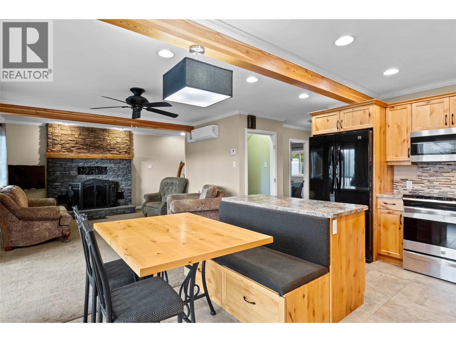 7730 Columbia Drive, Anglemont, British Columbia  V0E 1M8 - Photo 10 - 10380081