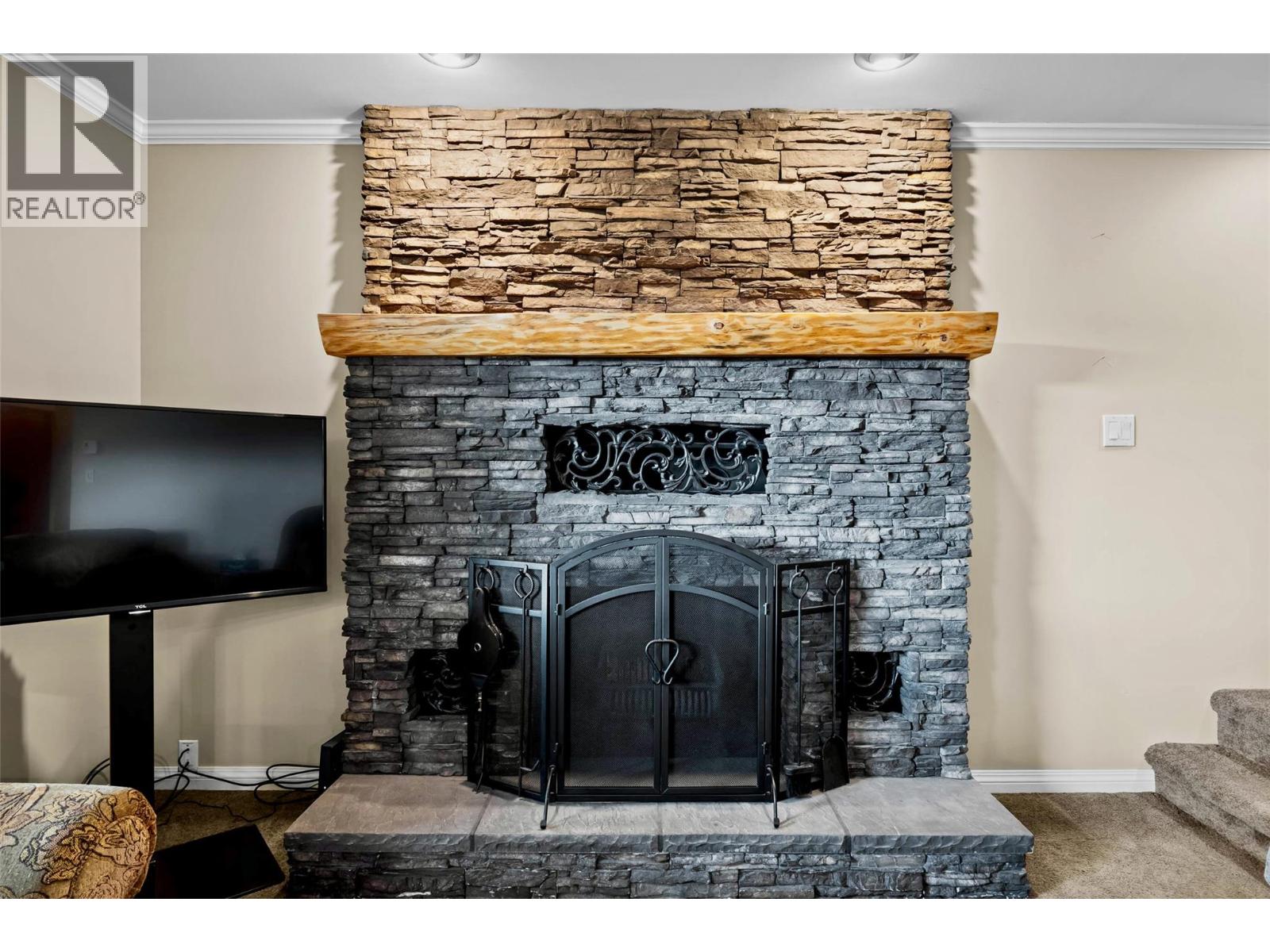 7730 Columbia Drive, Anglemont, British Columbia  V0E 1M8 - Photo 16 - 10380081