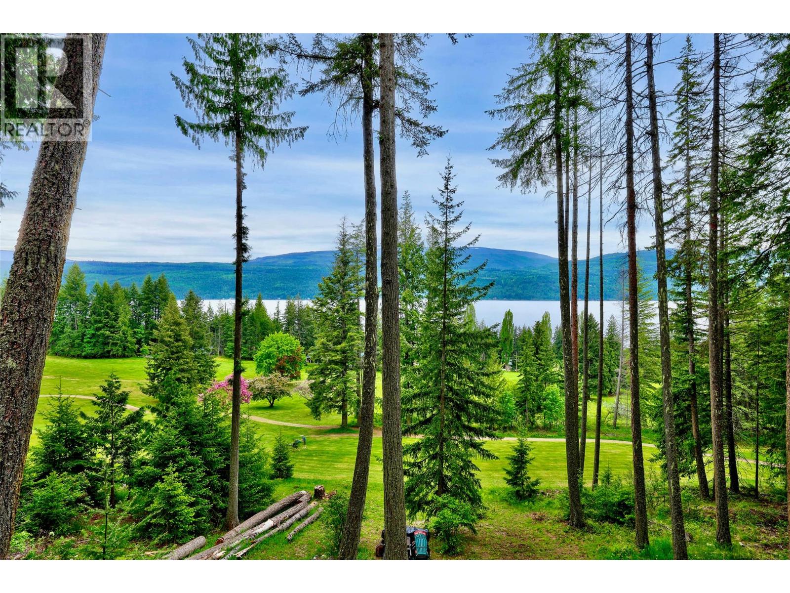 7730 Columbia Drive, Anglemont, British Columbia  V0E 1M8 - Photo 2 - 10380081