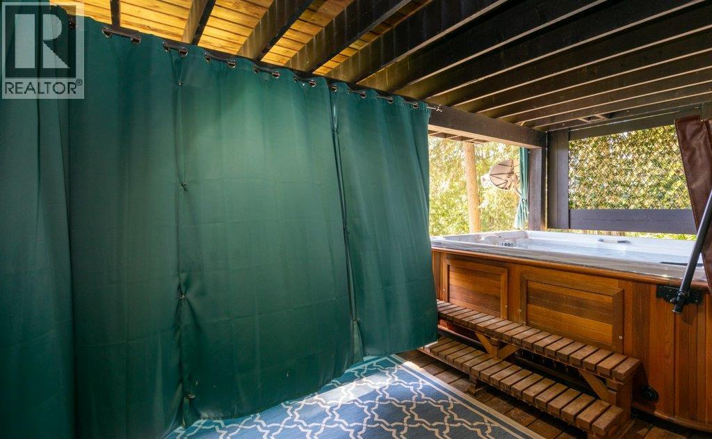 7730 Columbia Drive, Anglemont, British Columbia  V0E 1M8 - Photo 36 - 10380081