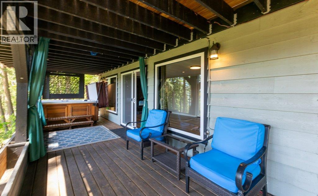 7730 Columbia Drive, Anglemont, British Columbia  V0E 1M8 - Photo 37 - 10380081