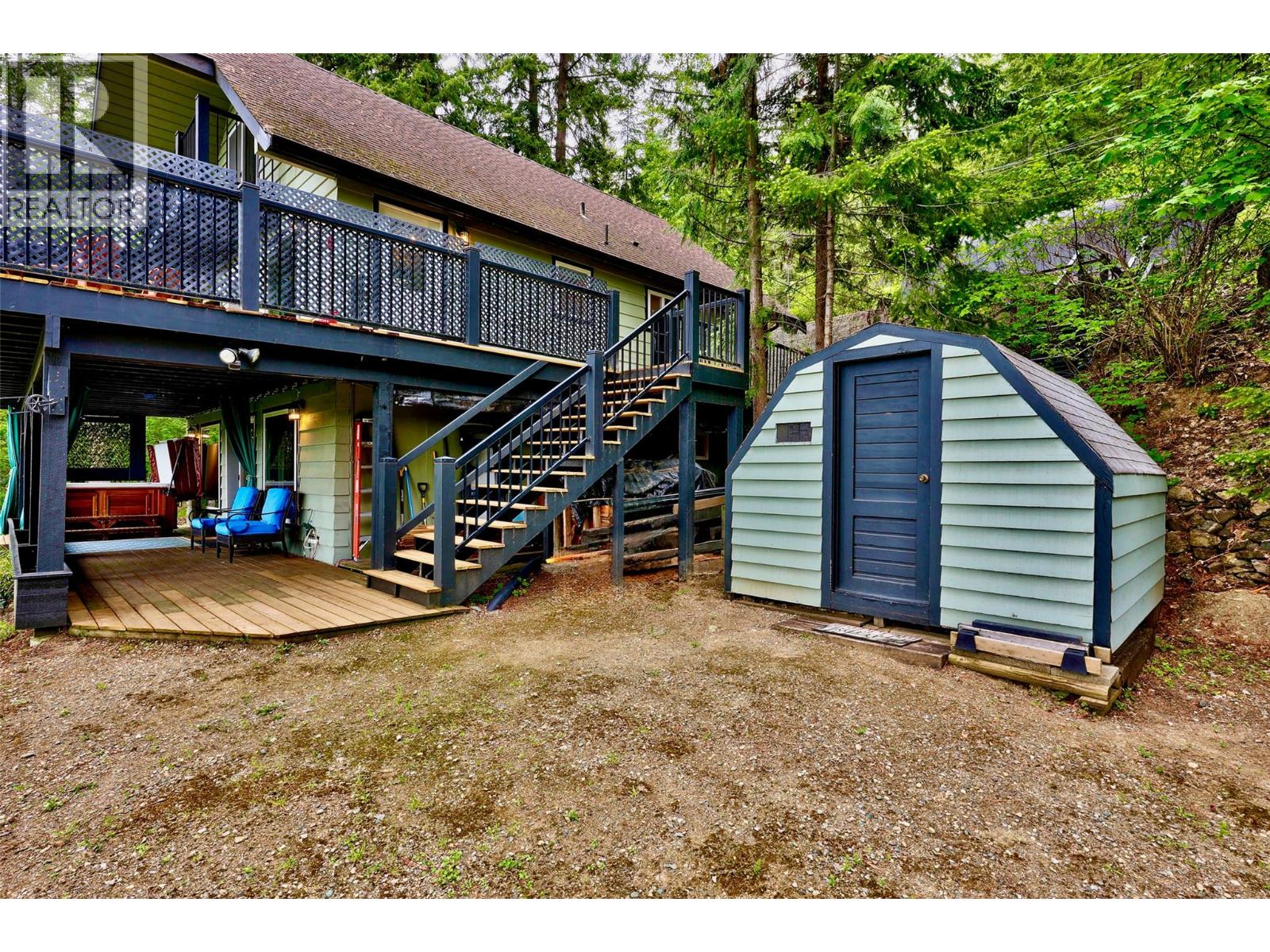 7730 Columbia Drive, Anglemont, British Columbia  V0E 1M8 - Photo 39 - 10380081