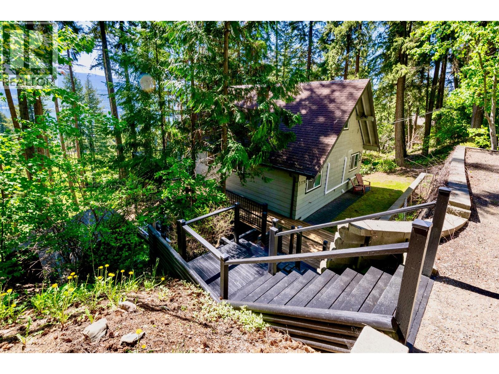 7730 Columbia Drive, Anglemont, British Columbia  V0E 1M8 - Photo 42 - 10380081