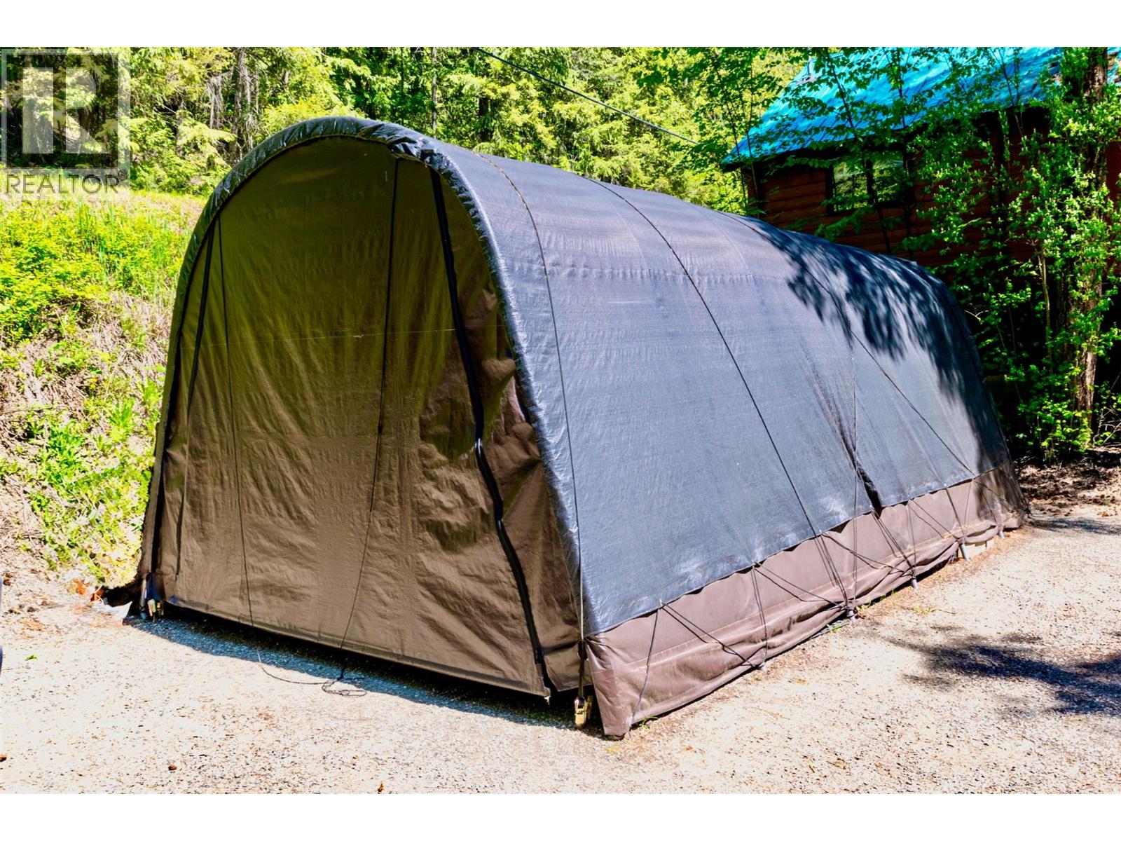 7730 Columbia Drive, Anglemont, British Columbia  V0E 1M8 - Photo 43 - 10380081