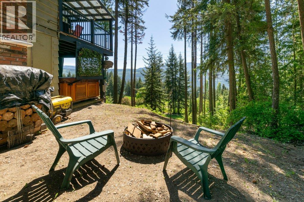 7730 Columbia Drive, Anglemont, British Columbia  V0E 1M8 - Photo 52 - 10380081