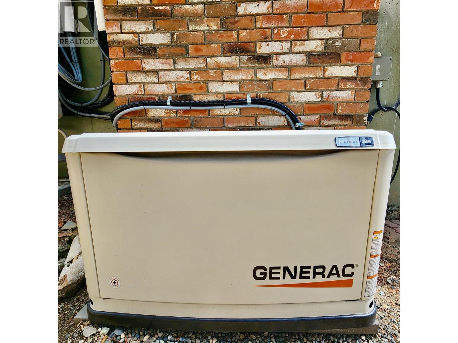 7730 Columbia Drive, Anglemont, British Columbia  V0E 1M8 - Photo 53 - 10380081