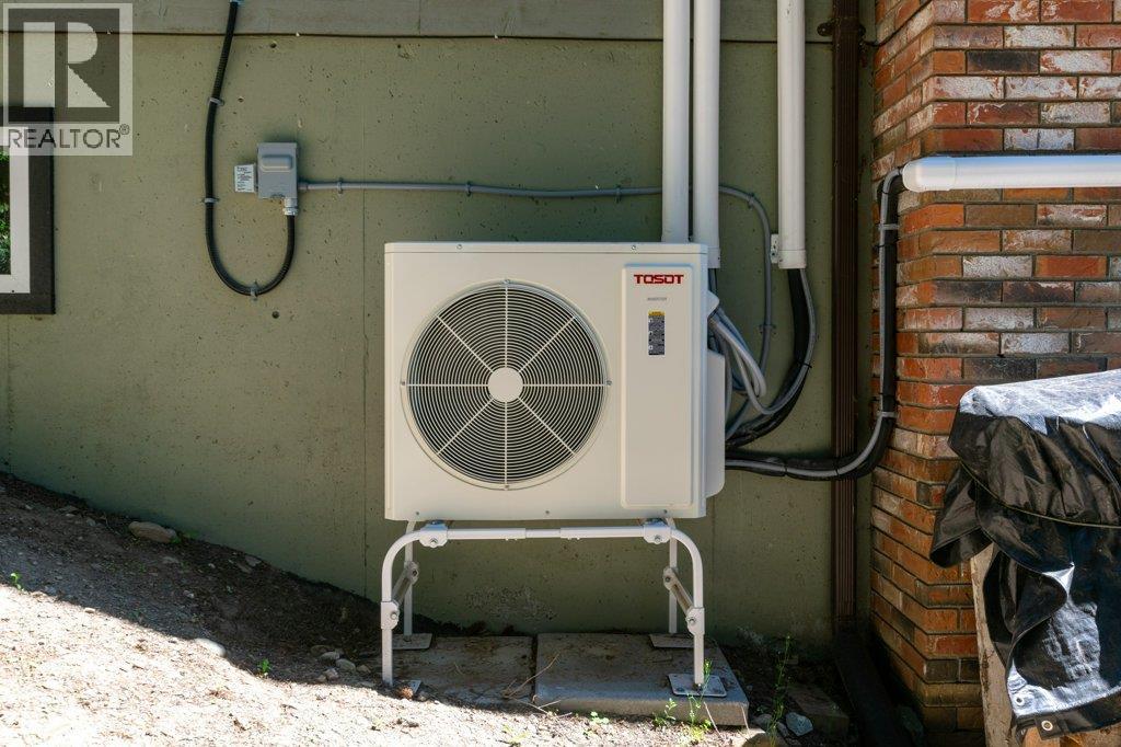 7730 Columbia Drive, Anglemont, British Columbia  V0E 1M8 - Photo 57 - 10380081