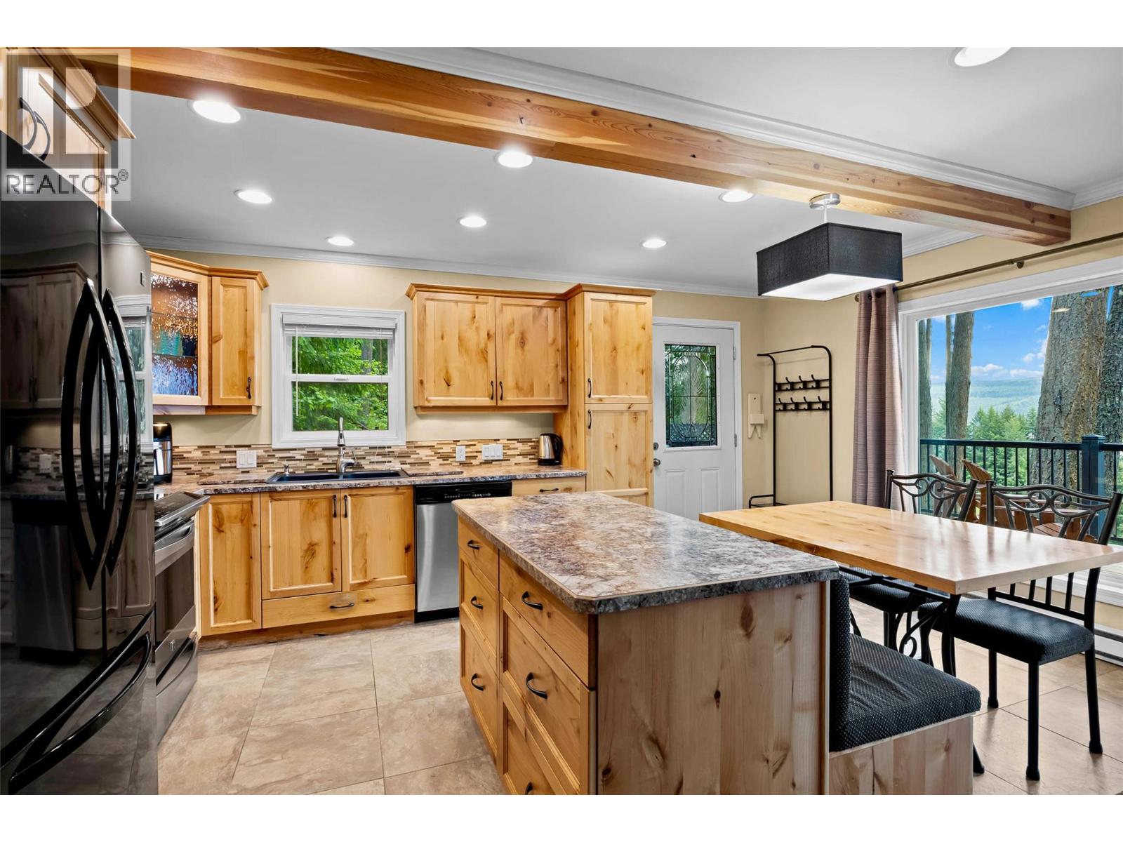 7730 Columbia Drive, Anglemont, British Columbia  V0E 1M8 - Photo 8 - 10380081