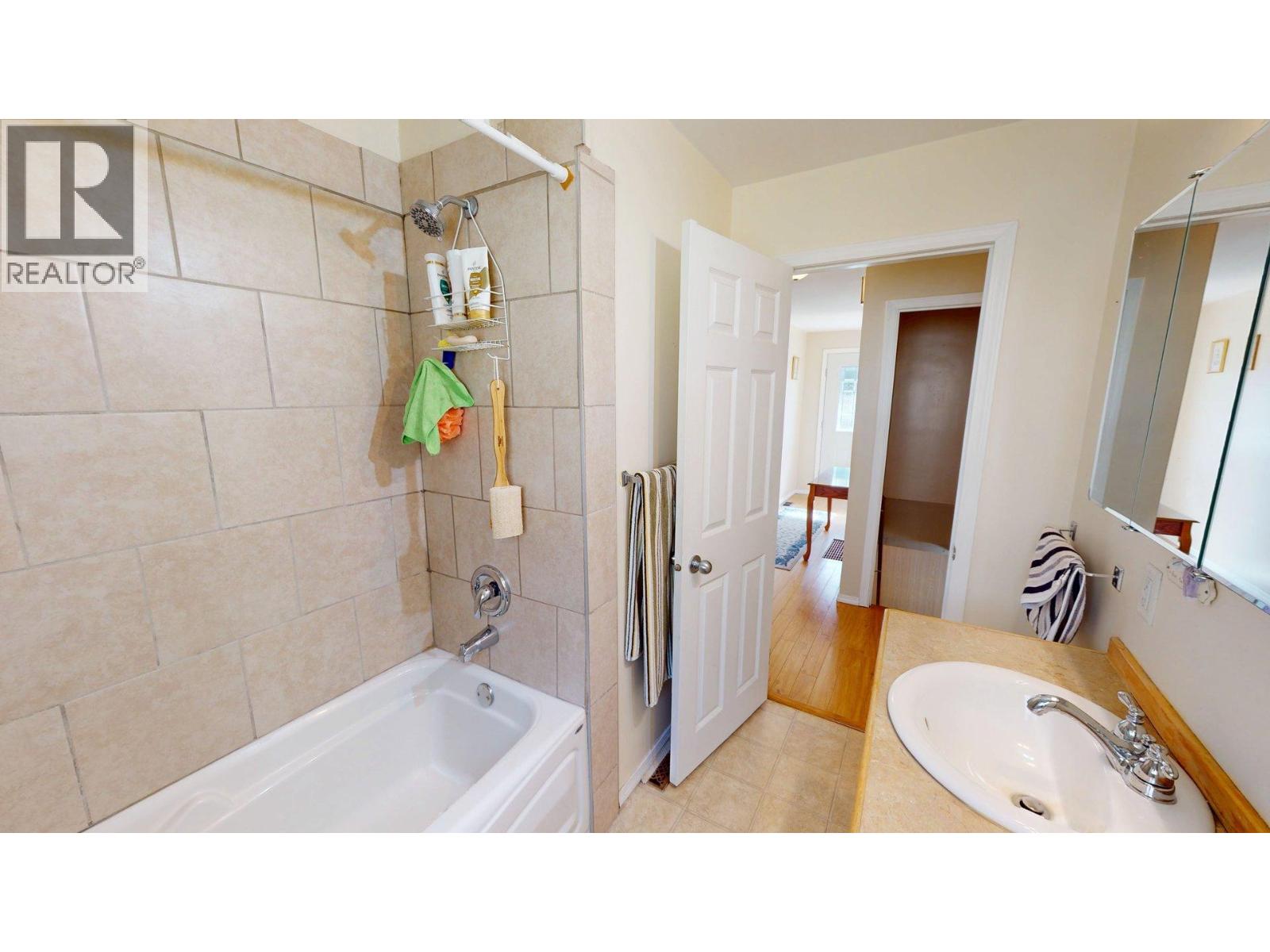 465 11th Avenue, Montrose, British Columbia  V0G 1P0 - Photo 13 - 10381145