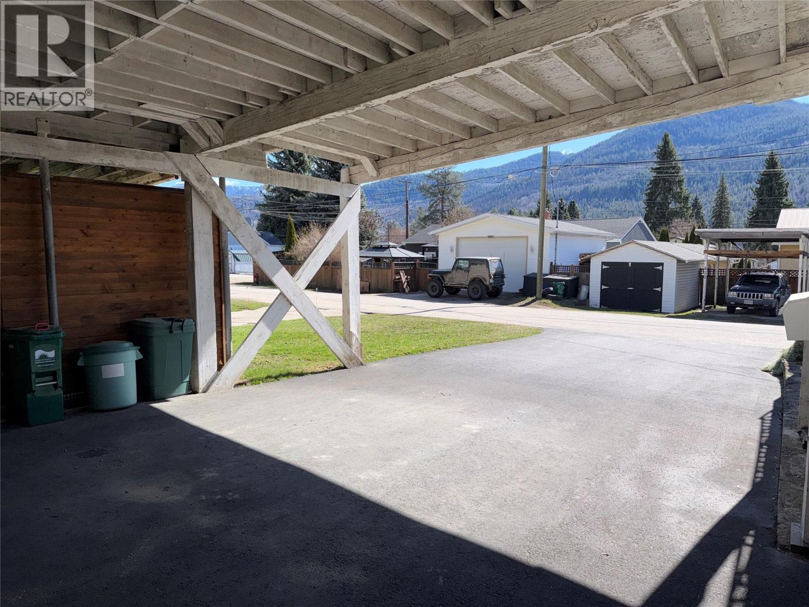 465 11th Avenue, Montrose, British Columbia  V0G 1P0 - Photo 39 - 10381145