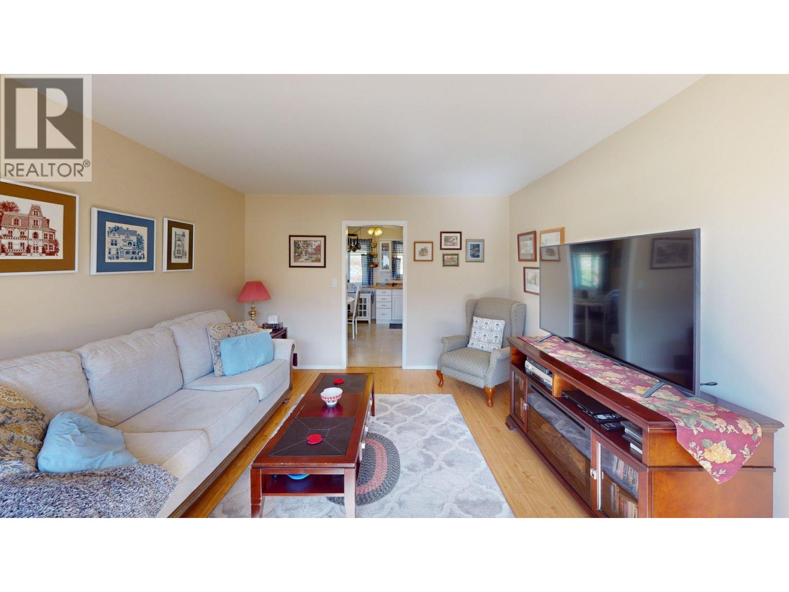 465 11th Avenue, Montrose, British Columbia  V0G 1P0 - Photo 7 - 10381145