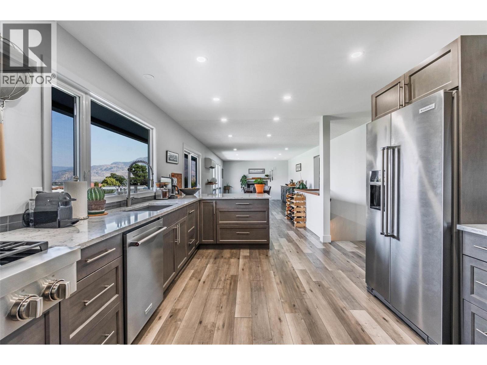 5622 Yarrow Street, Oliver, British Columbia  V0H 1T9 - Photo 5 - 10381389