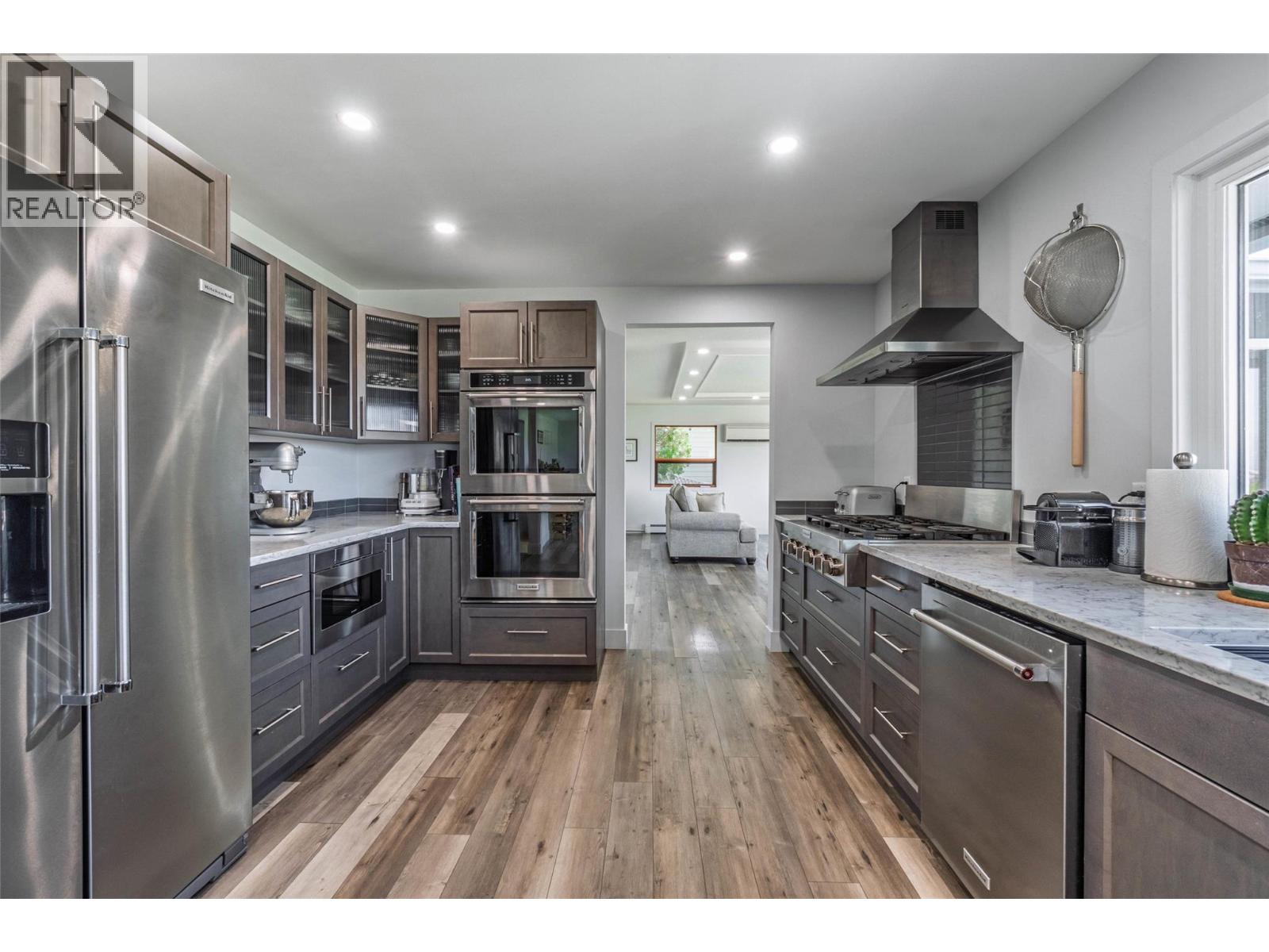 5622 Yarrow Street, Oliver, British Columbia  V0H 1T9 - Photo 6 - 10381389