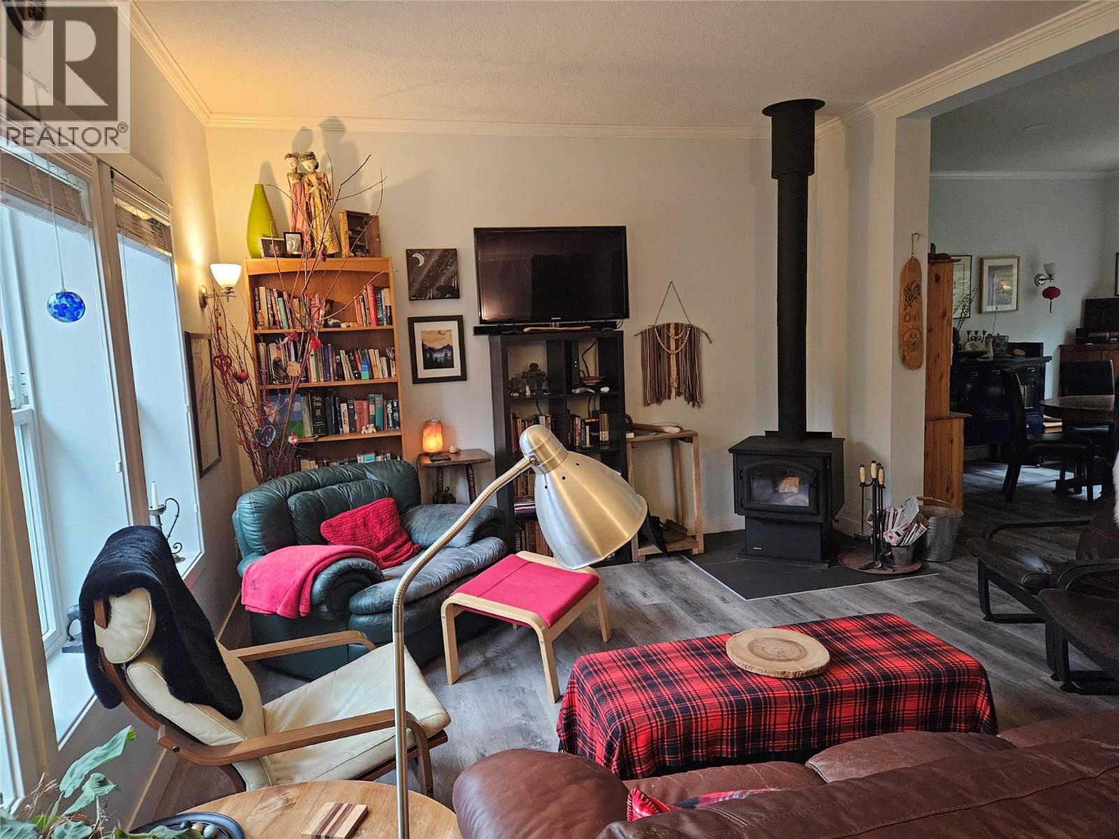 2291 15th Avenue, Nakusp, British Columbia  V0G 1R1 - Photo 2 - 10381202