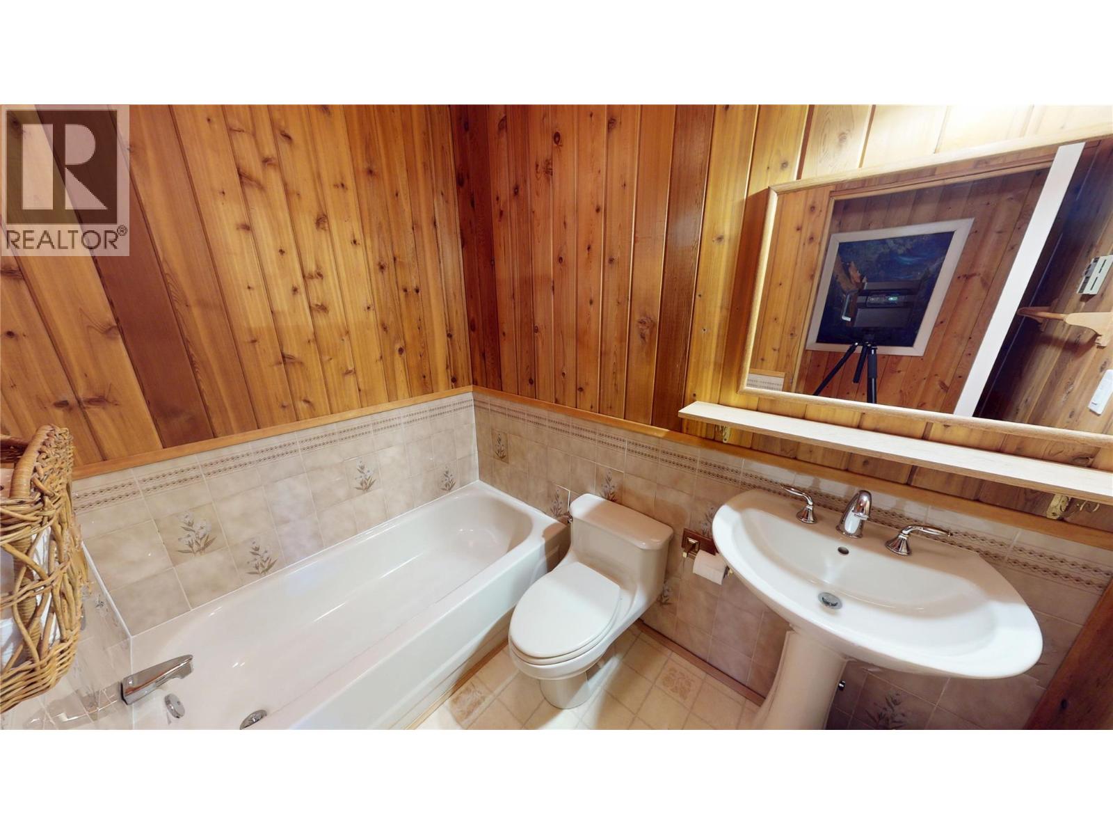 4892 Ogilvey Avenue, Fairmont Hot Springs, British Columbia  V0A 1L1 - Photo 10 - 10381408