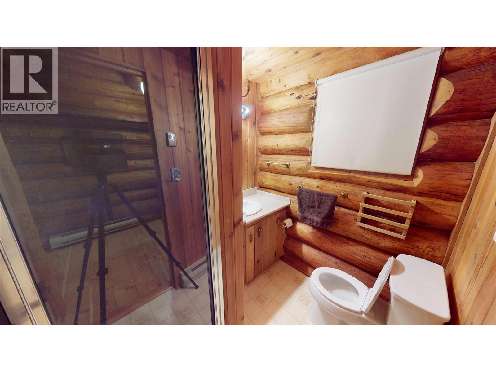 4892 Ogilvey Avenue, Fairmont Hot Springs, British Columbia  V0A 1L1 - Photo 9 - 10381408