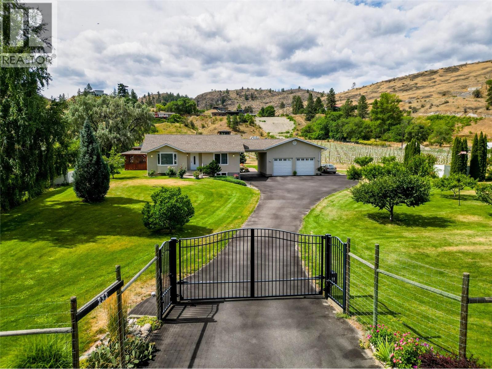 232 Linden Avenue, Kaleden, British Columbia  V0H 1K0 - Photo 1 - 10381293