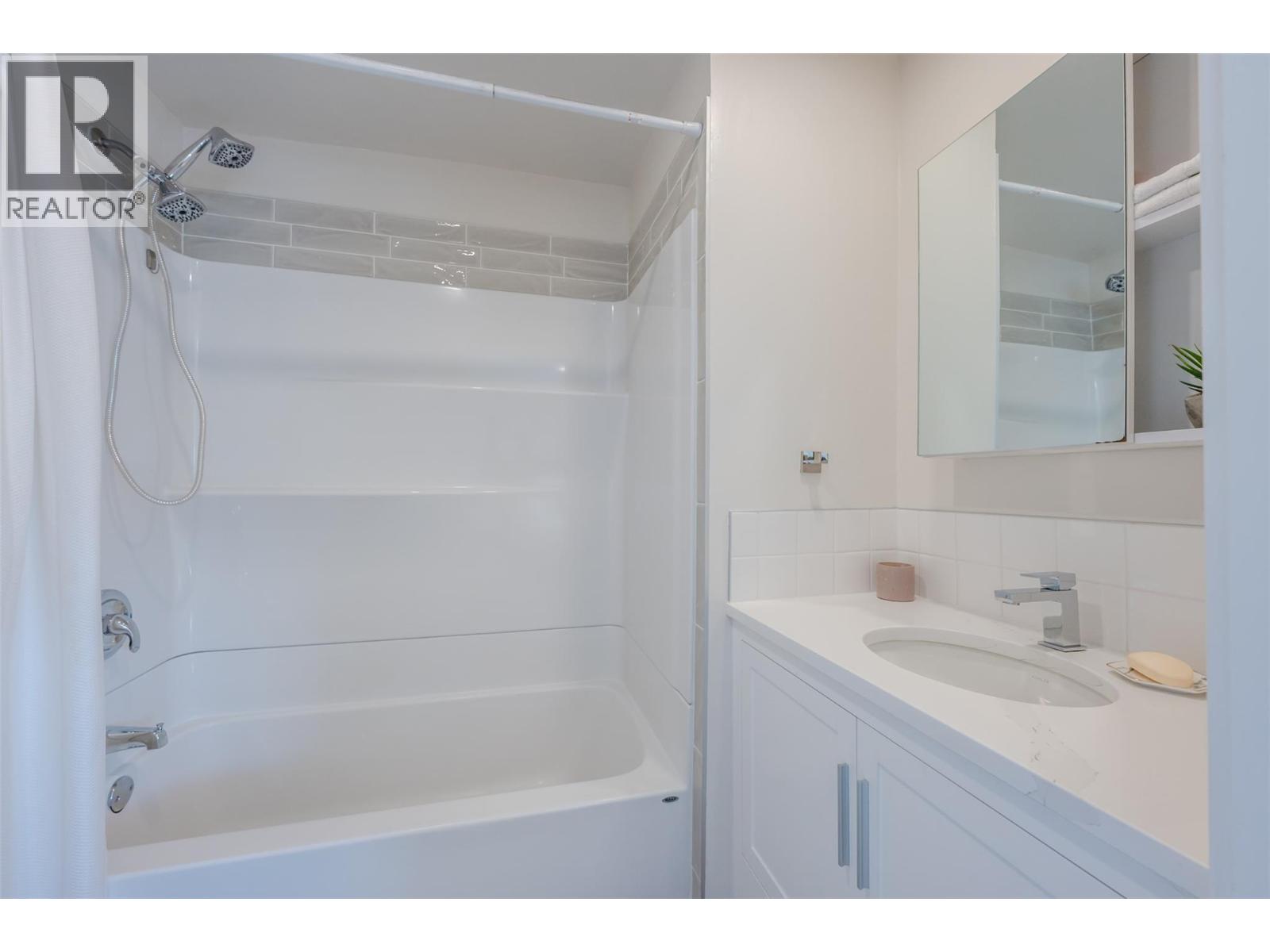 35 Granby Avenue, Penticton, British Columbia  V2A 2Y6 - Photo 17 - 10381393