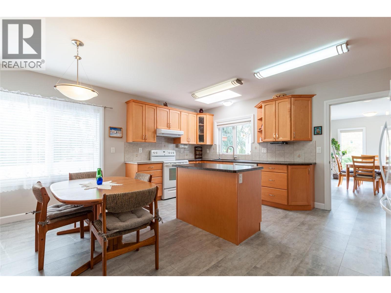 232 Linden Avenue, Kaleden, British Columbia  V0H 1K0 - Photo 12 - 10381320