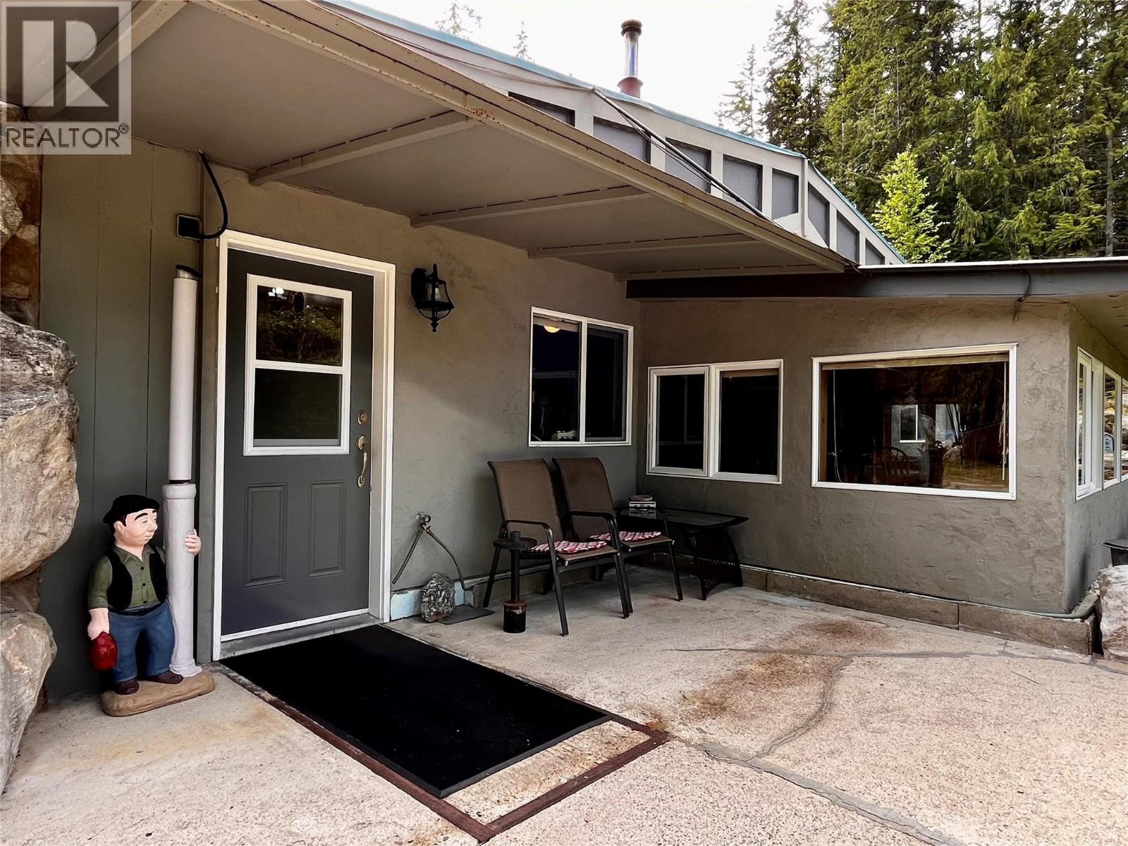 7705 Omen Road, Fauquier, British Columbia  V0G 1K0 - Photo 13 - 10380978