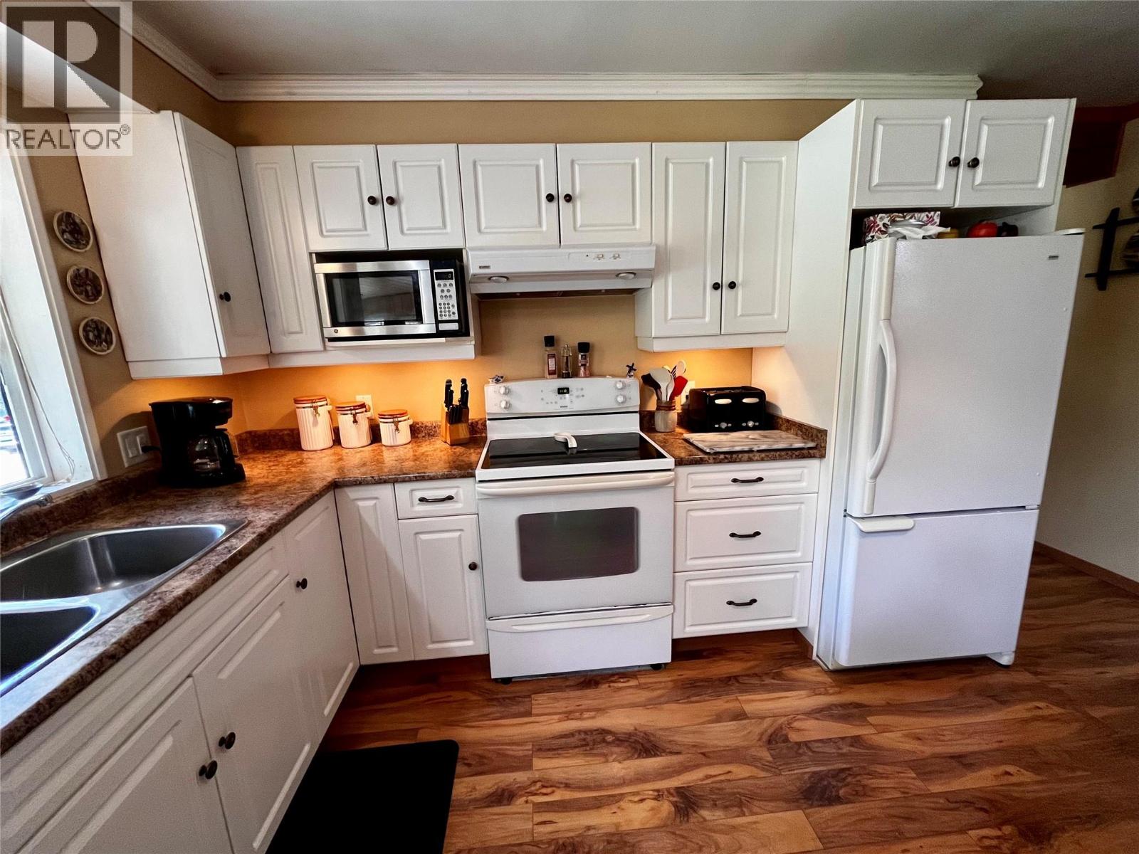 7705 Omen Road, Fauquier, British Columbia  V0G 1K0 - Photo 17 - 10380978