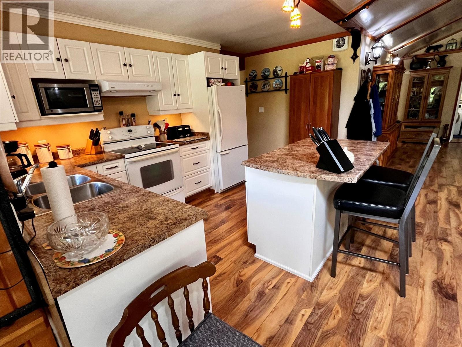 7705 Omen Road, Fauquier, British Columbia  V0G 1K0 - Photo 19 - 10380978