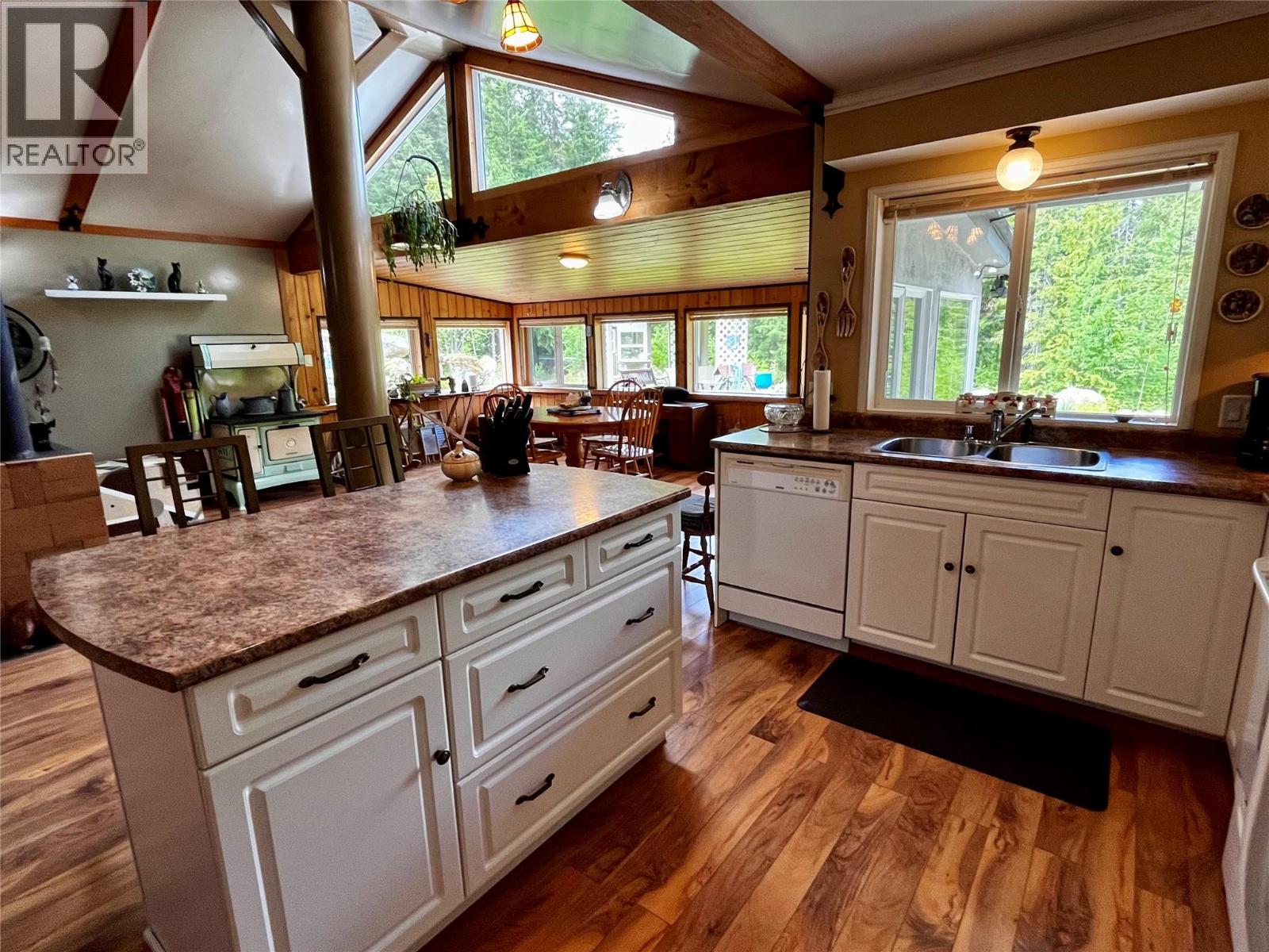 7705 Omen Road, Fauquier, British Columbia  V0G 1K0 - Photo 20 - 10380978