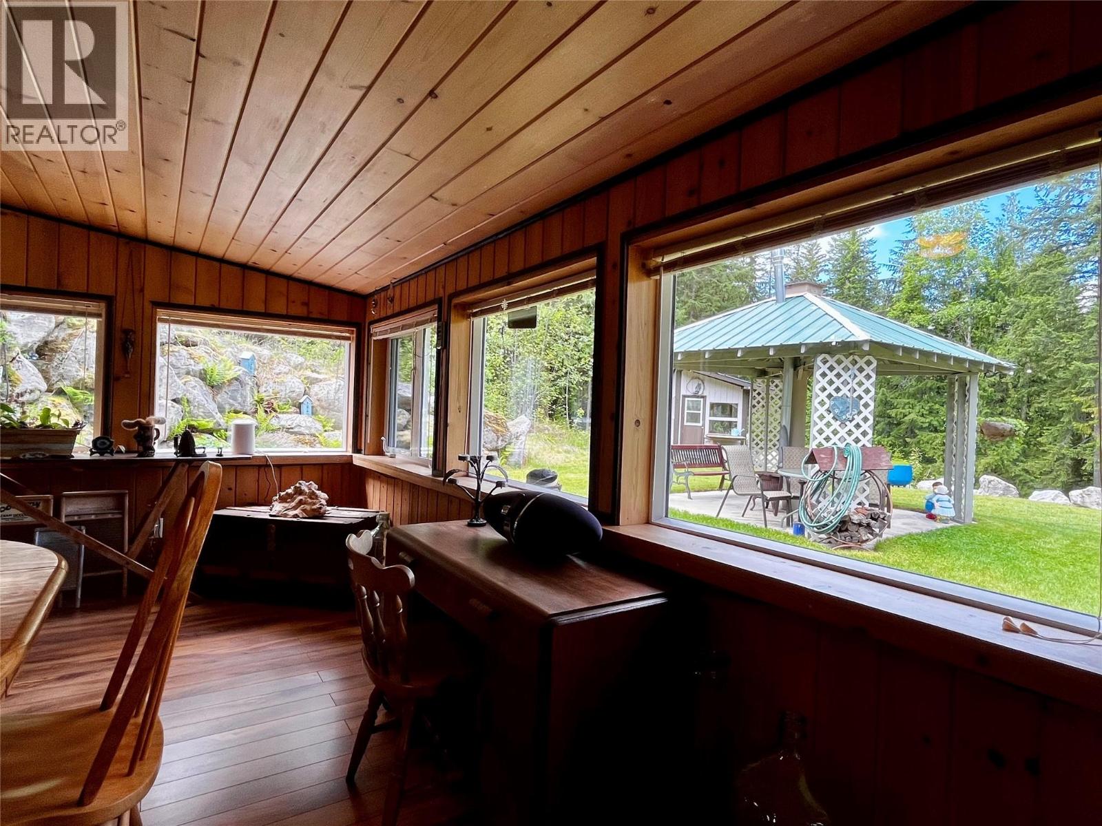 7705 Omen Road, Fauquier, British Columbia  V0G 1K0 - Photo 23 - 10380978