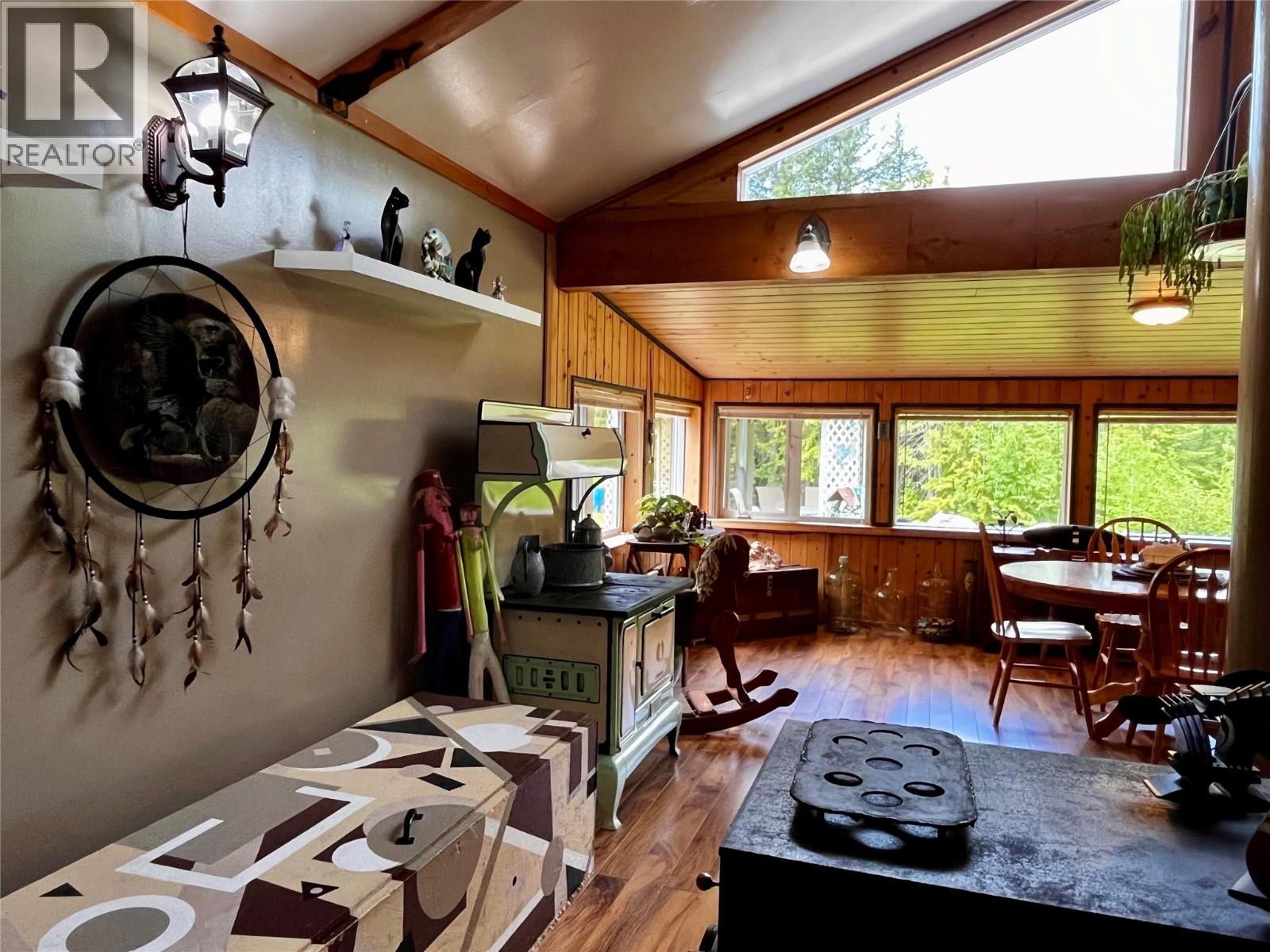 7705 Omen Road, Fauquier, British Columbia  V0G 1K0 - Photo 27 - 10380978