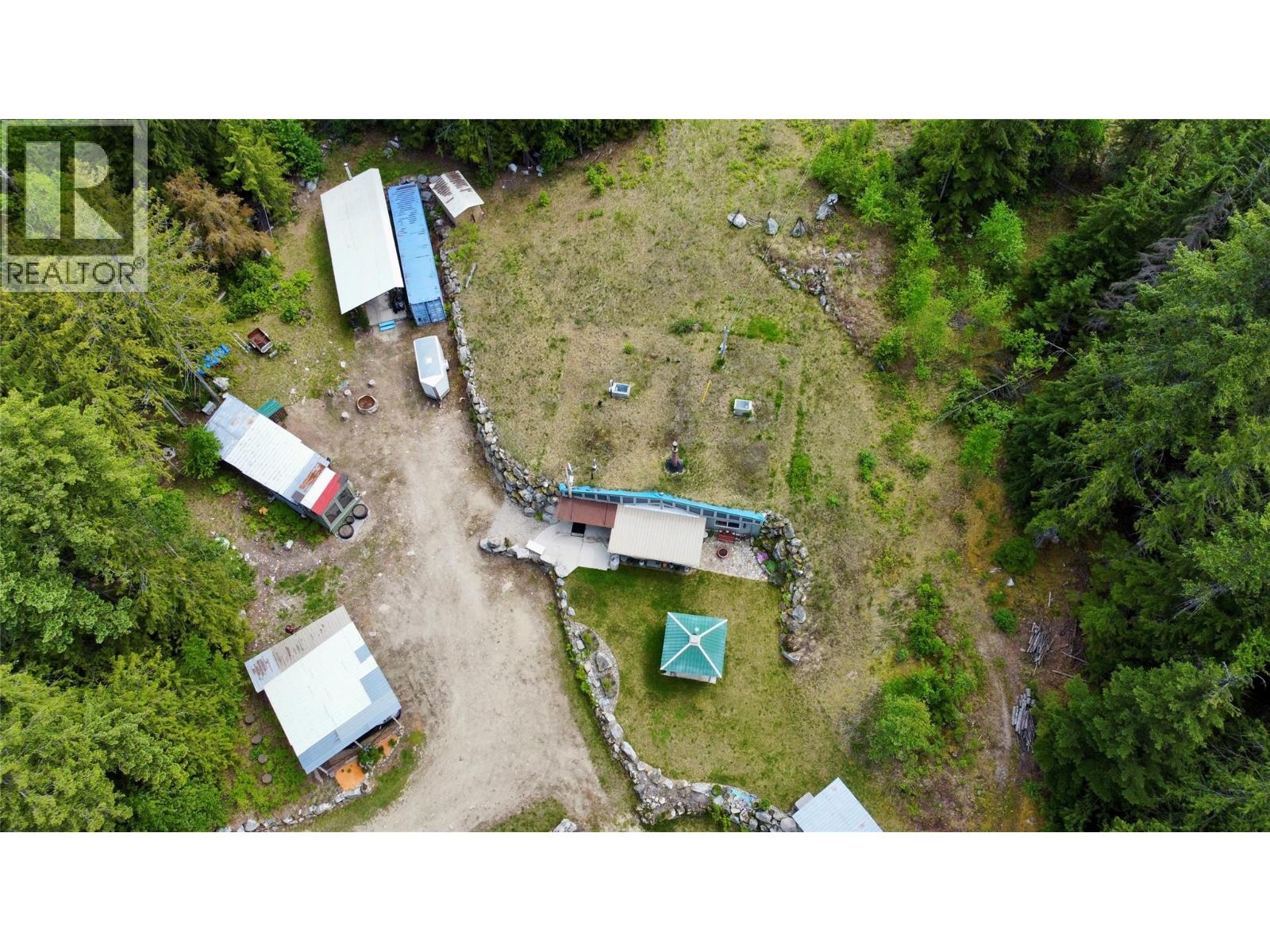 7705 Omen Road, Fauquier, British Columbia  V0G 1K0 - Photo 5 - 10380978