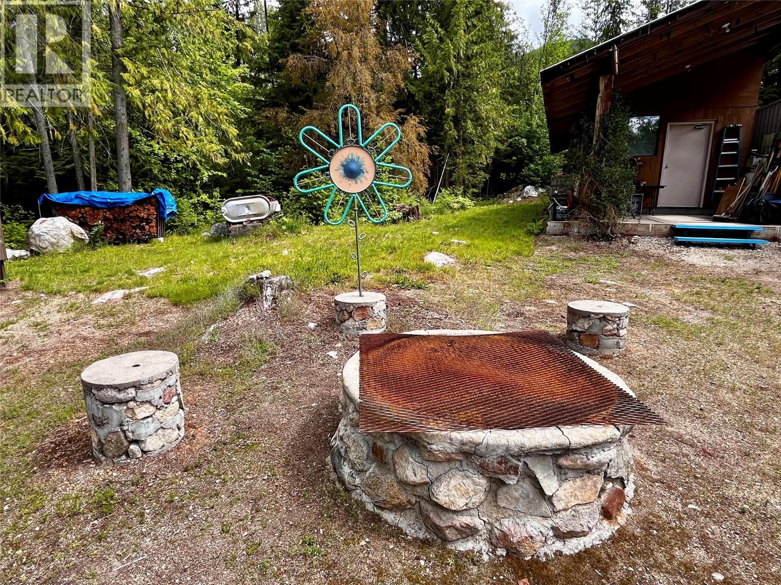 7705 Omen Road, Fauquier, British Columbia  V0G 1K0 - Photo 54 - 10380978