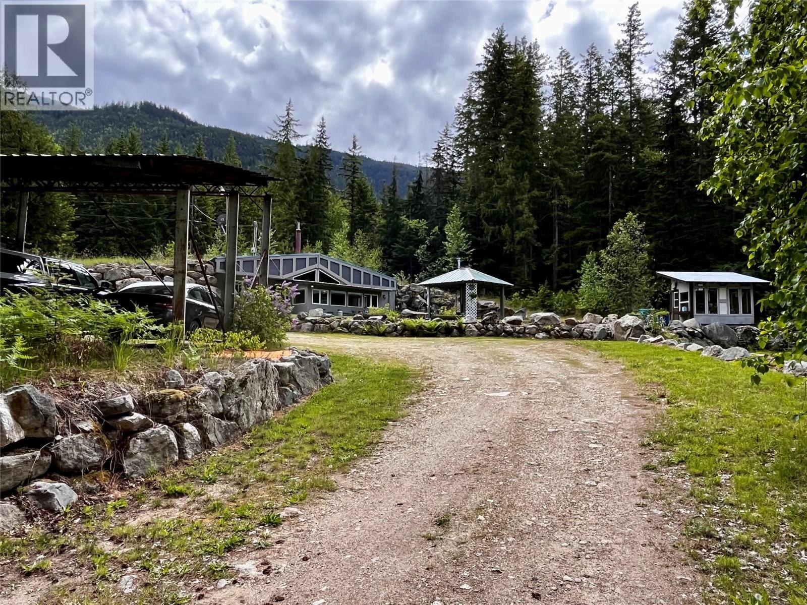 7705 Omen Road, Fauquier, British Columbia  V0G 1K0 - Photo 69 - 10380978