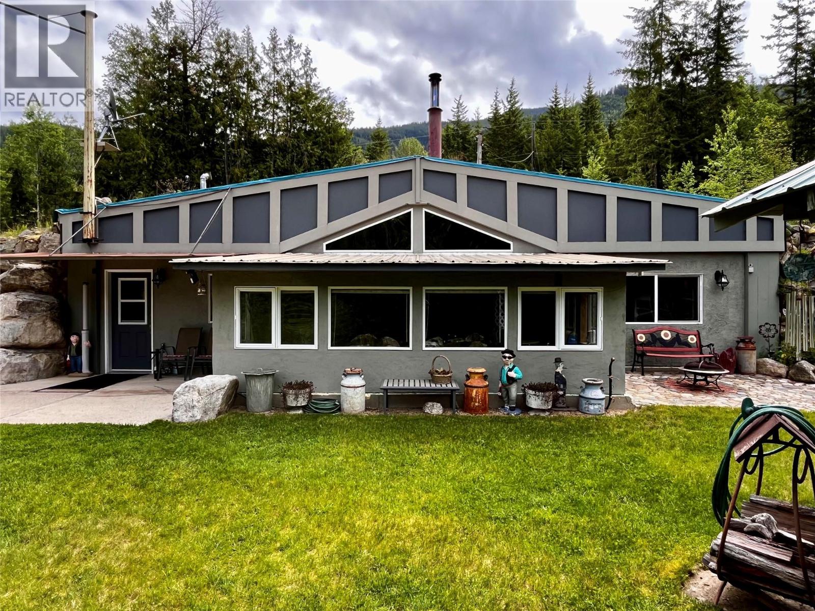 7705 Omen Road, Fauquier, British Columbia  V0G 1K0 - Photo 7 - 10380978