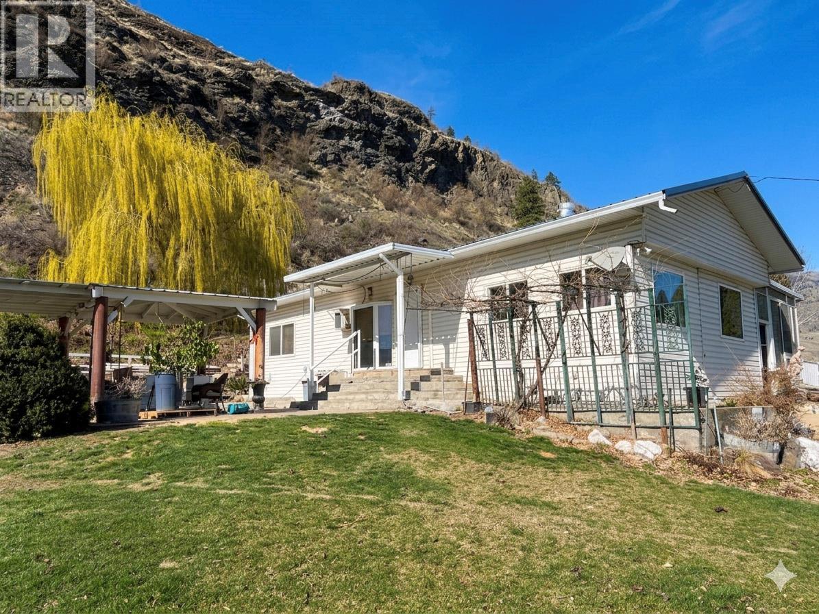 4250 Highway 97 Highway, Oliver, British Columbia  V0H 1T0 - Photo 1 - 10380642