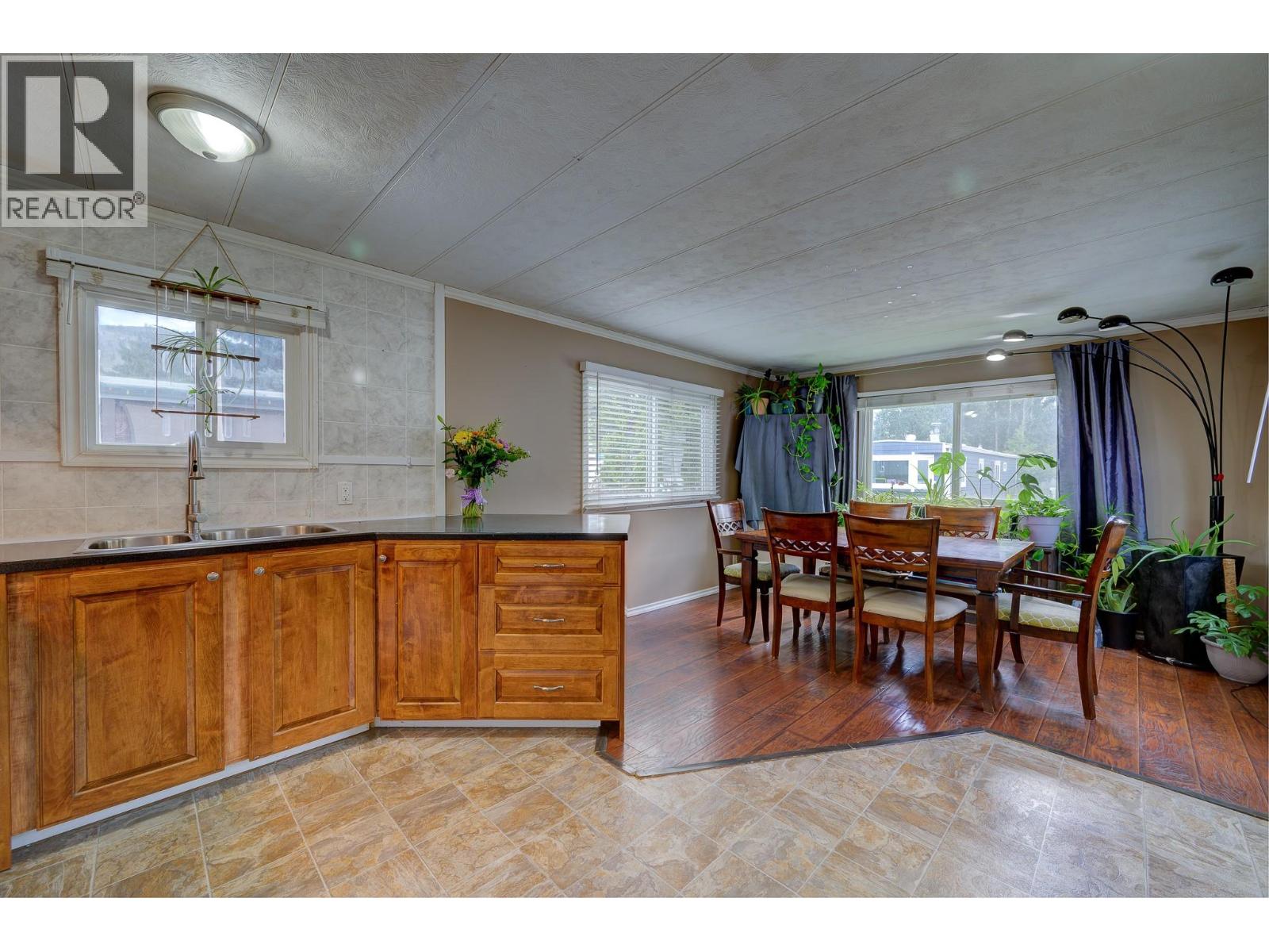 2400 Oakdale Way Unit# 112, Kamloops, British Columbia  V2B 6W7 - Photo 2 - 10381430