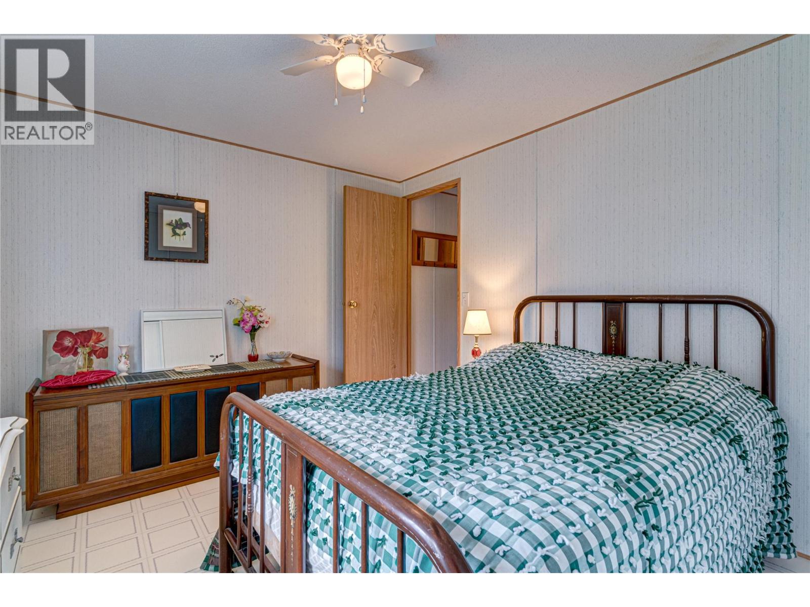 1347 Waldo Road, Baynes Lake, British Columbia  V0B 1T4 - Photo 32 - 10381384