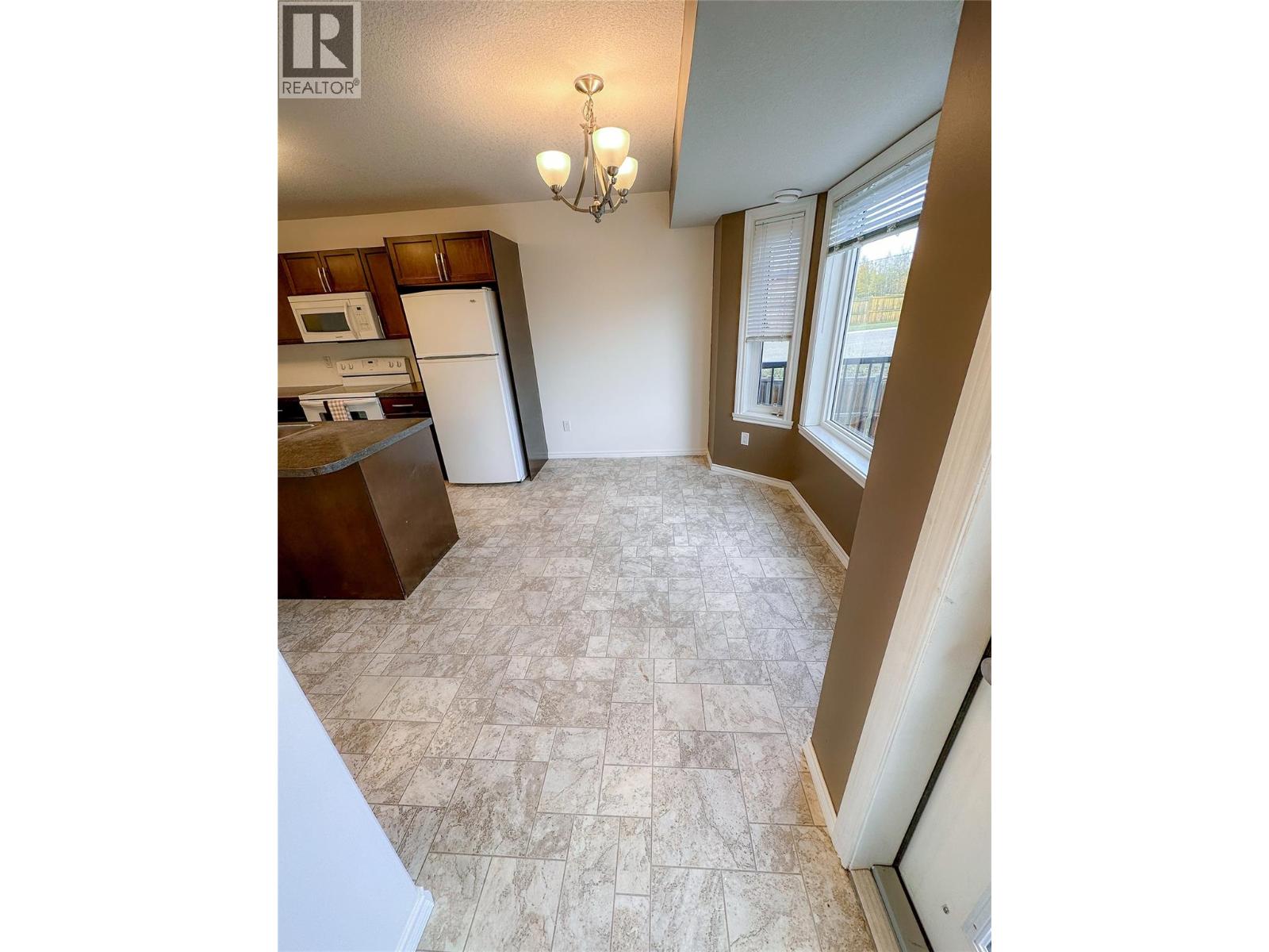 8300 17a Street, Dawson Creek, British Columbia  V1G 0E1 - Photo 6 - 10381461