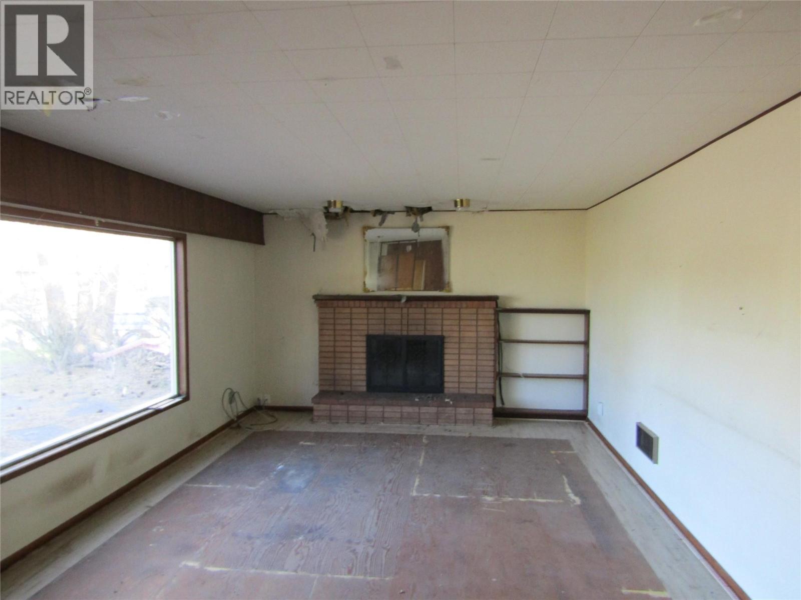 7560 23rd Street, Grand Forks, British Columbia  V0H 1H2 - Photo 4 - 10381213