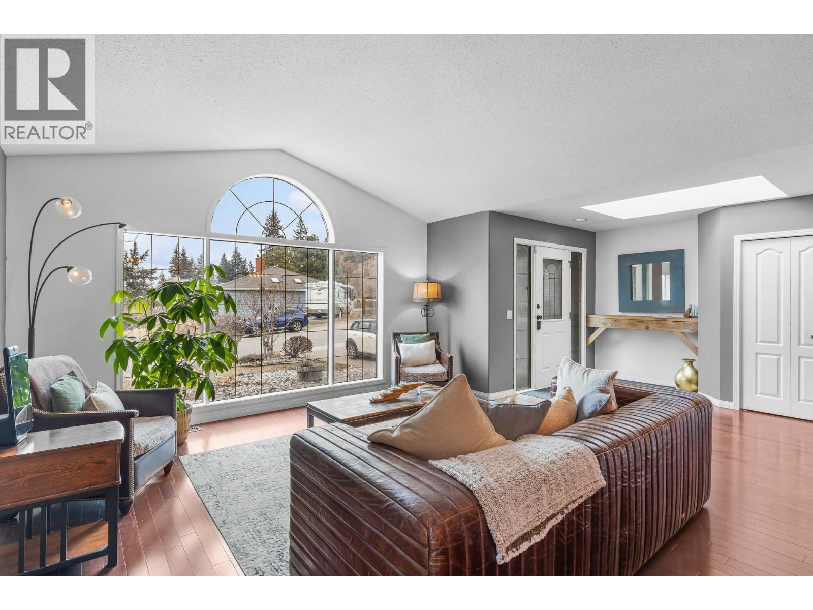 145 Magic Drive, Kelowna, British Columbia  V1V 1N2 - Photo 4 - 10381447