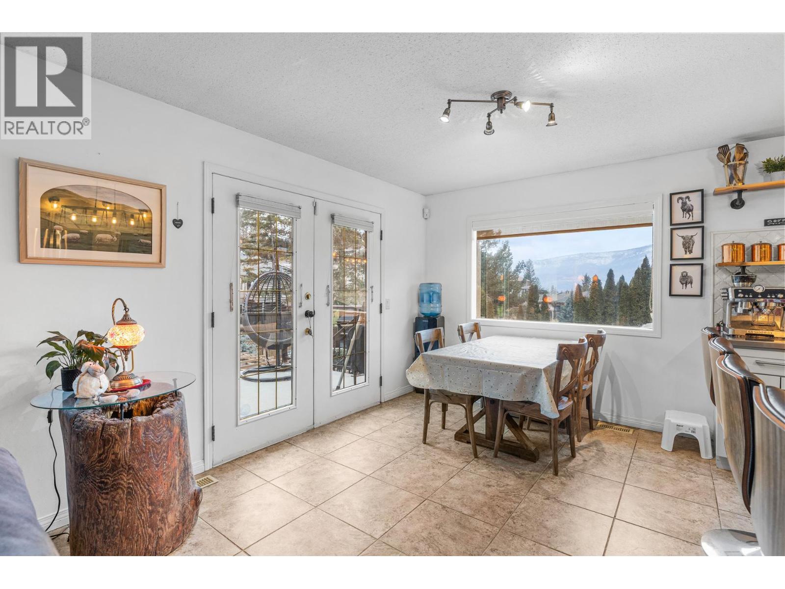 145 Magic Drive, Kelowna, British Columbia  V1V 1N2 - Photo 7 - 10381447