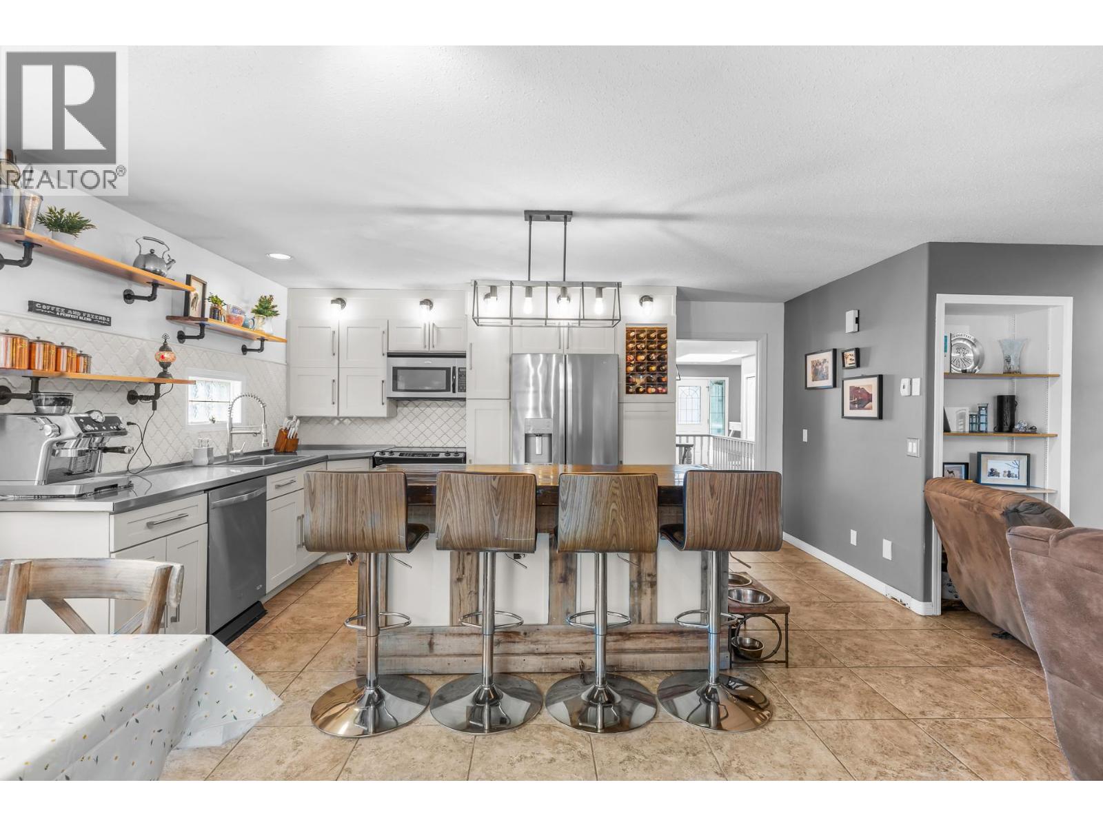 145 Magic Drive, Kelowna, British Columbia  V1V 1N2 - Photo 9 - 10381447