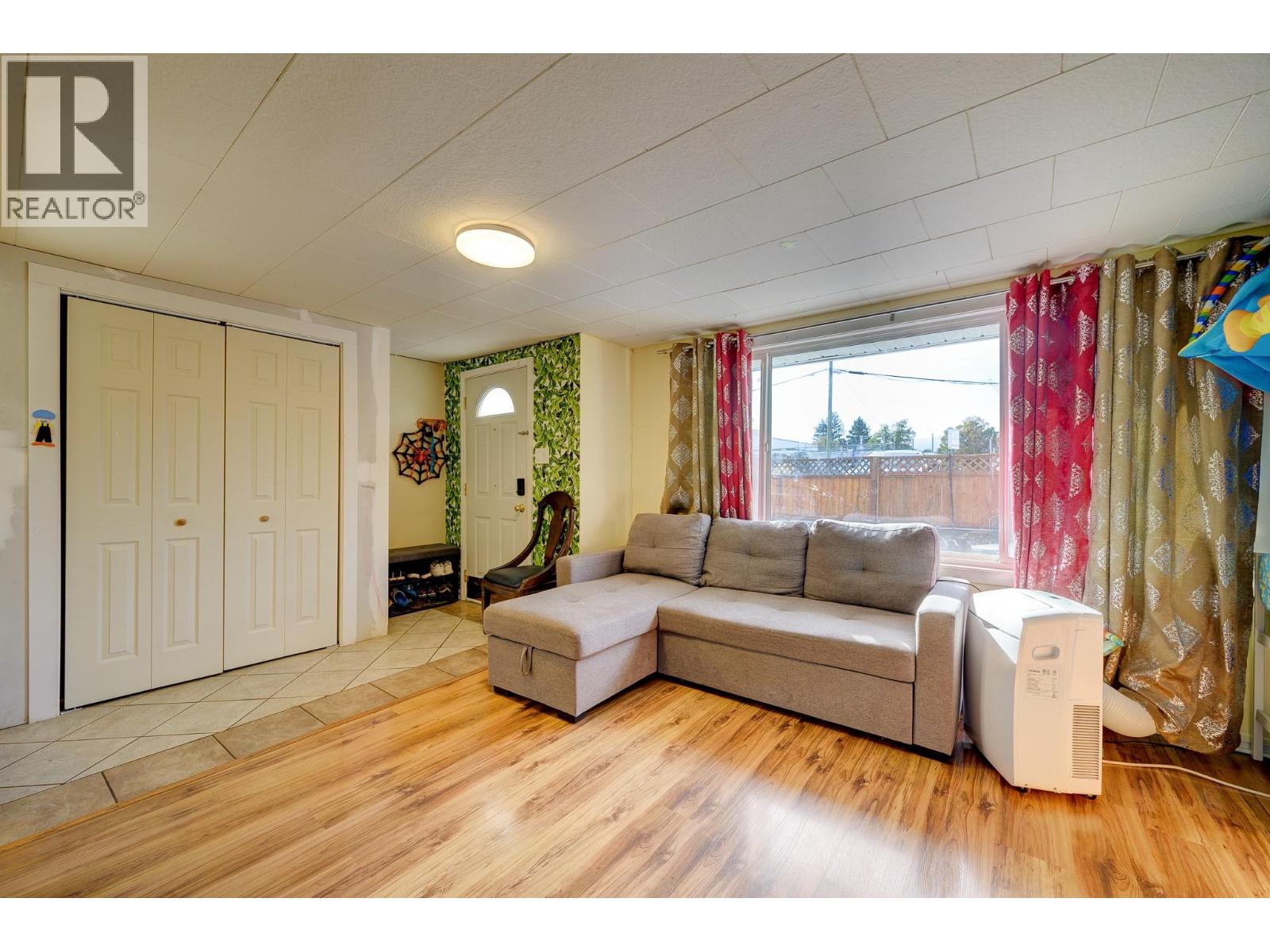 934 Westminster Avenue, Kamloops, British Columbia  V2B 1P1 - Photo 3 - 10381229