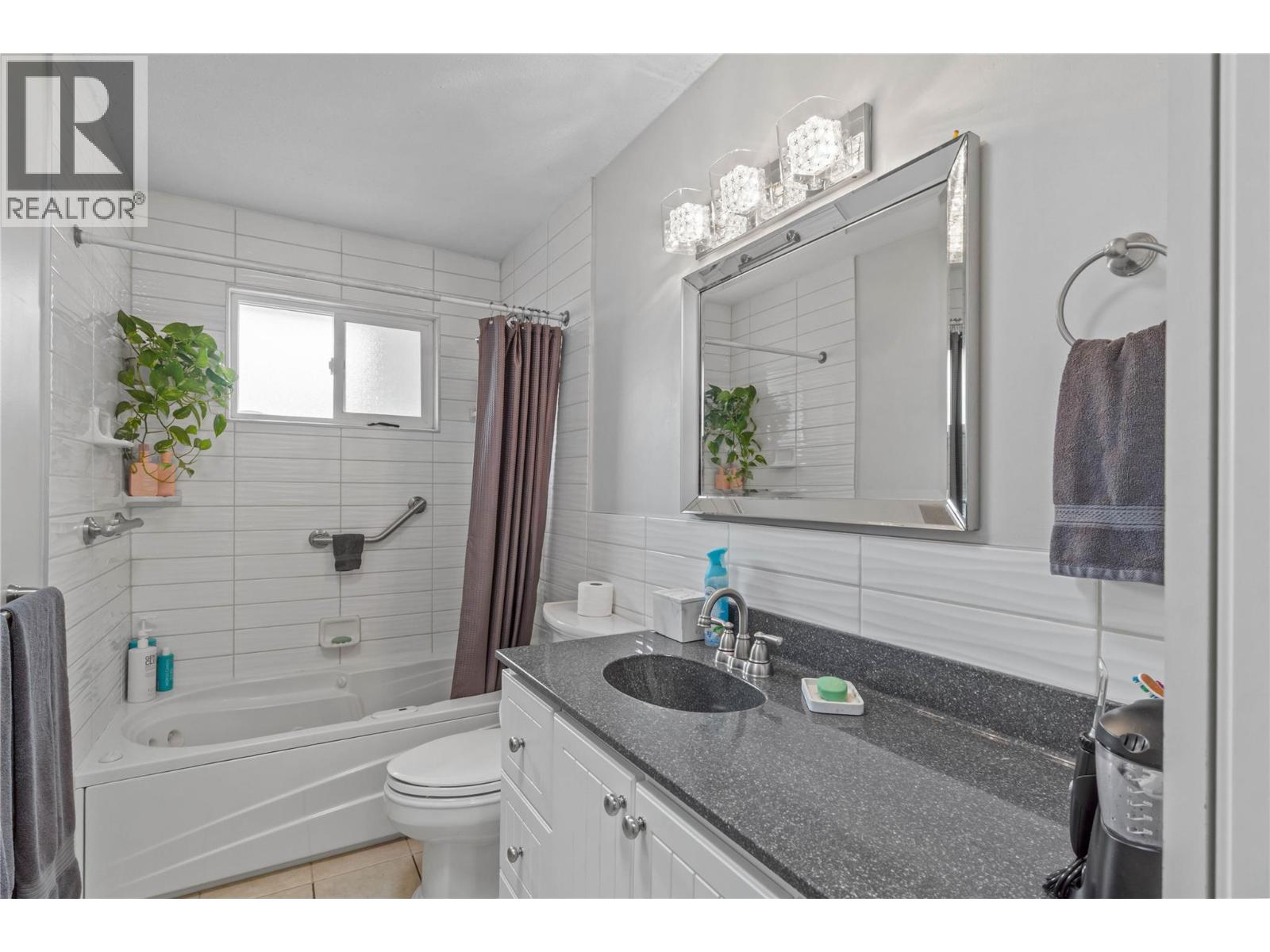 2536 Tupela Drive, Kamloops, British Columbia  V2B 6V6 - Photo 11 - 10381323