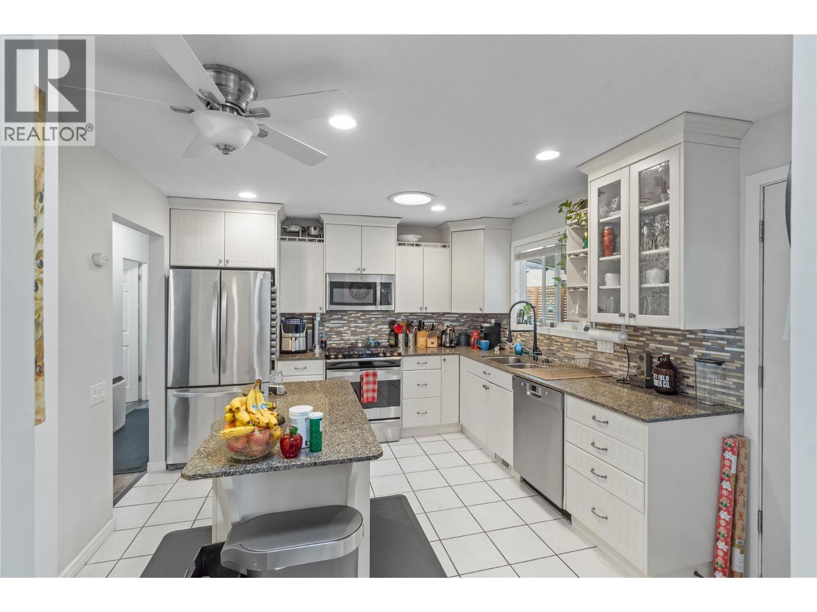 2536 Tupela Drive, Kamloops, British Columbia  V2B 6V6 - Photo 6 - 10381323