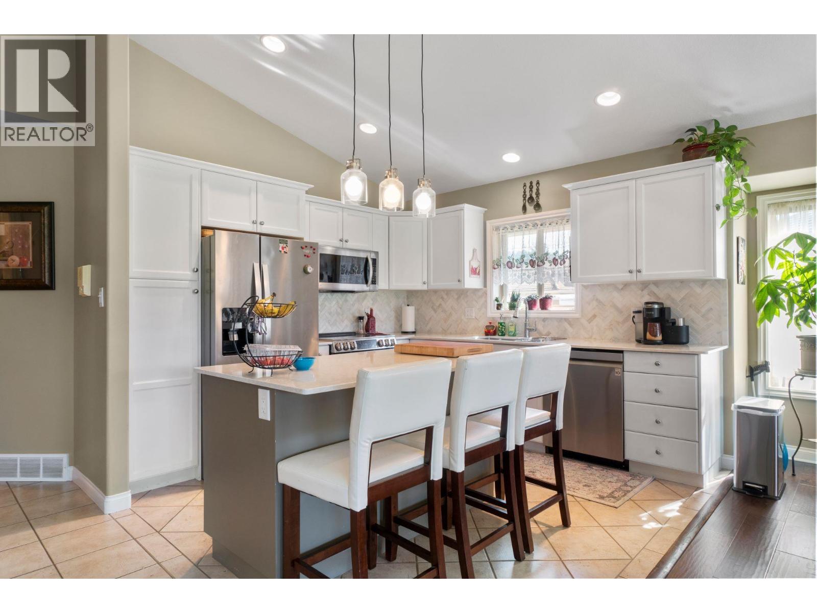 2550 Golf Course Drive Unit# 11, Blind Bay, British Columbia  V0E 1H1 - Photo 11 - 10381263