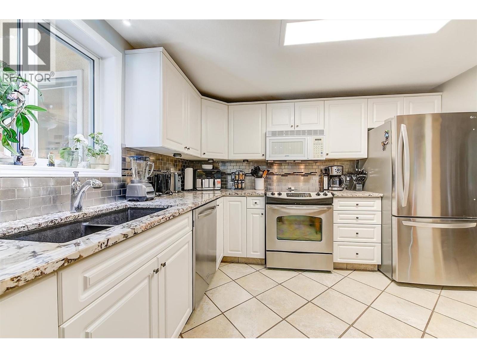 1964 Enterprise Way Unit# 309, Kelowna, British Columbia  V1Y 9S7 - Photo 4 - 10381453