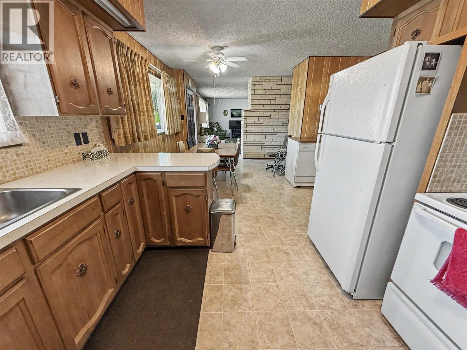 7430 22nd Street, Grand Forks, British Columbia  V0H 1H0 - Photo 10 - 10381439