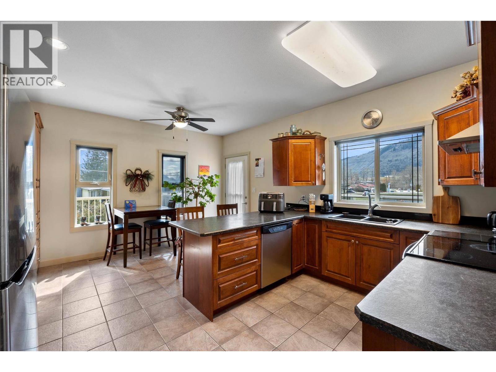 640 Hysop Place, Chase, British Columbia  V0E 1M0 - Photo 4 - 10381373