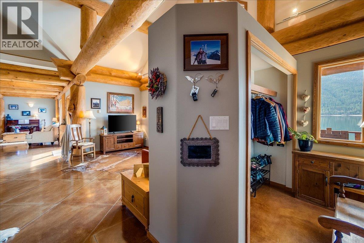 3140 3a Highway, Nelson, British Columbia  V1L 6M7 - Photo 13 - 10380915